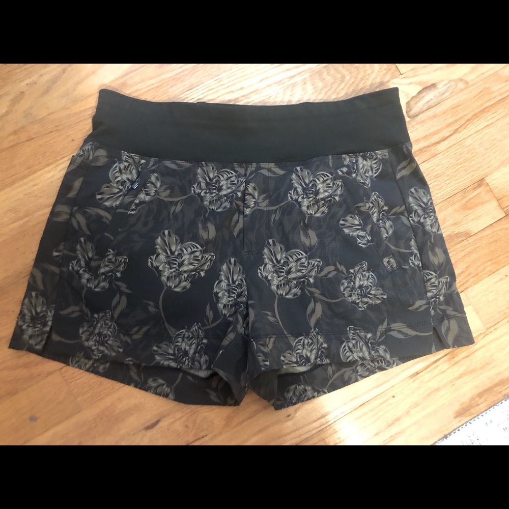 Athleta Trekkie North Printed Short